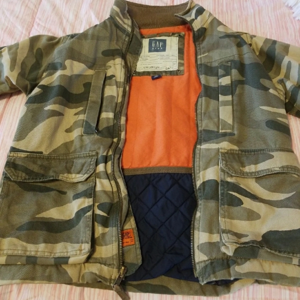 CLOSING CLOSET Camoflauge Coat